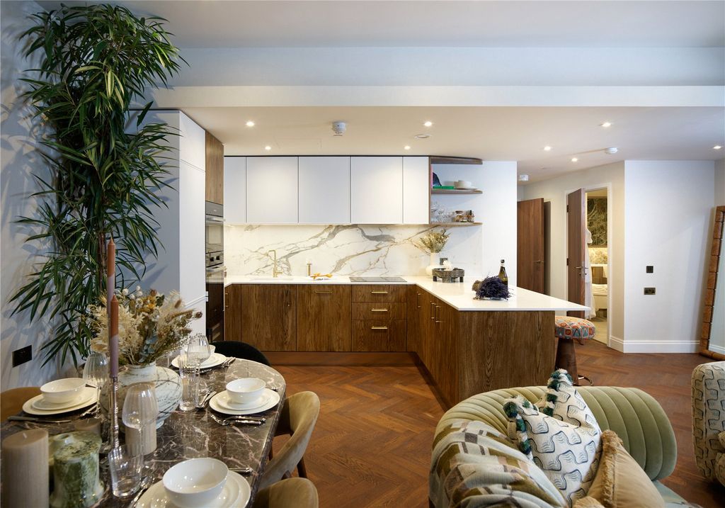 Property photo 1 of 17 Show Flat Living Rm