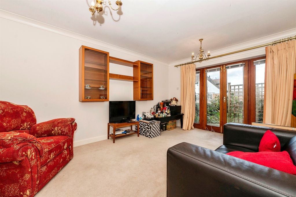 Property photo 3 of 9
