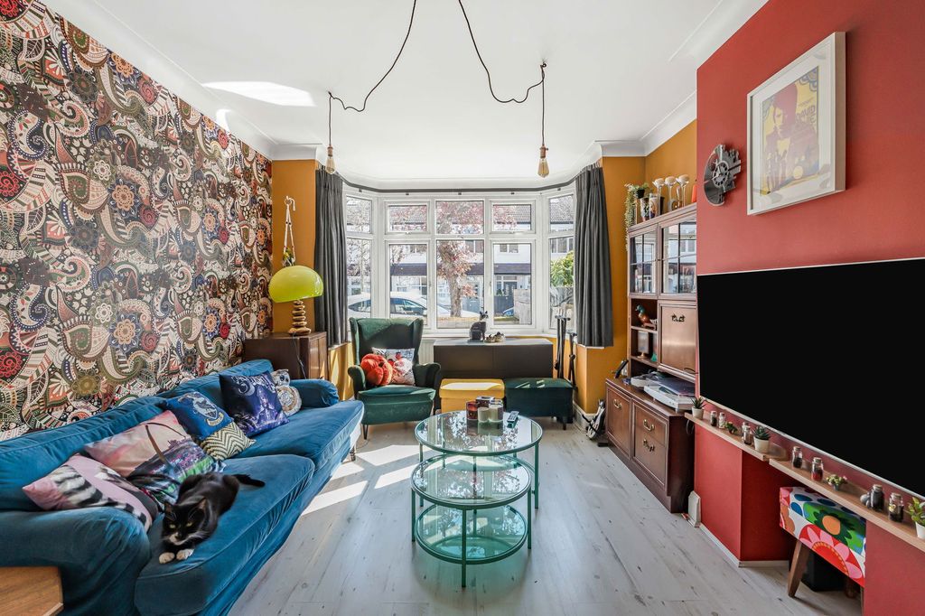 Property photo 3 of 23