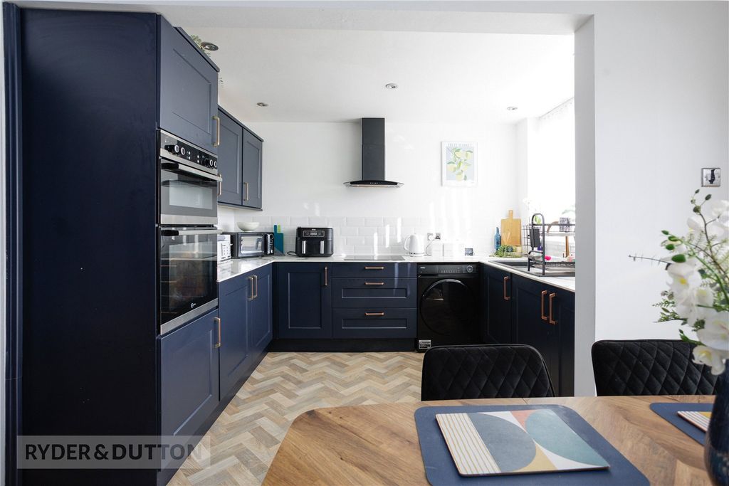 Property photo 2 of 26 Kitchen