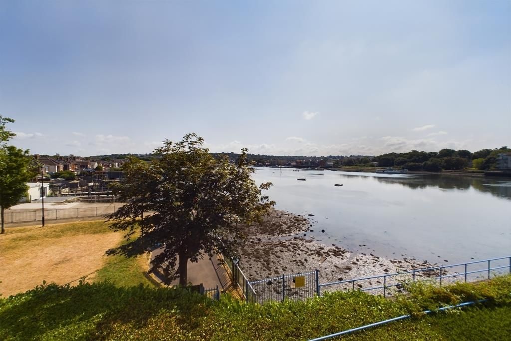 Property photo 2 of 12 Cam01635G0-Pr0053-Still019.Jpg