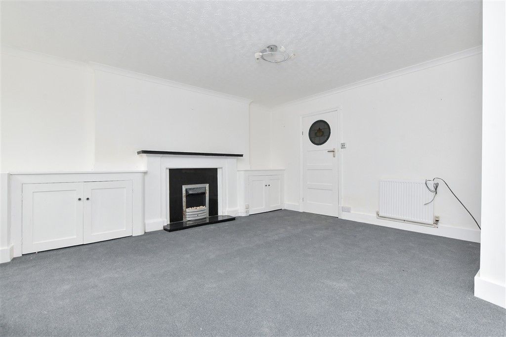 Property photo 1 of 12 Lounge