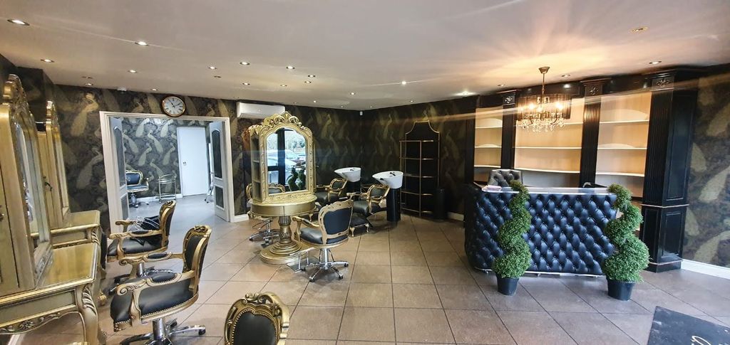 Property photo 2 of 6