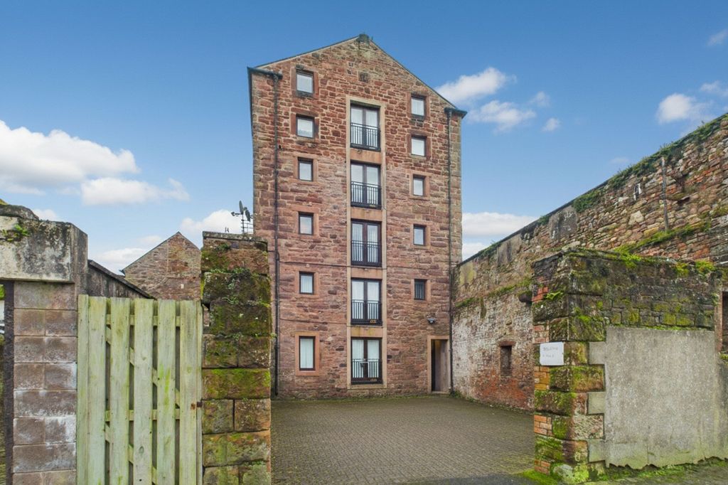 Property photo 1 of 12