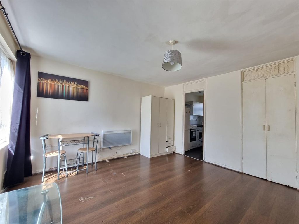 Property photo 3 of 6