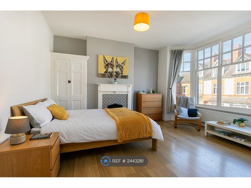 Property photo 2 of 21