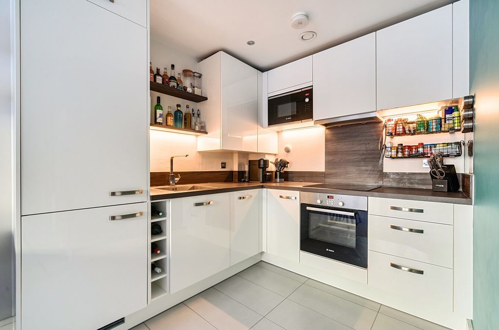 Property photo 2 of 16 1380300-14-691615...