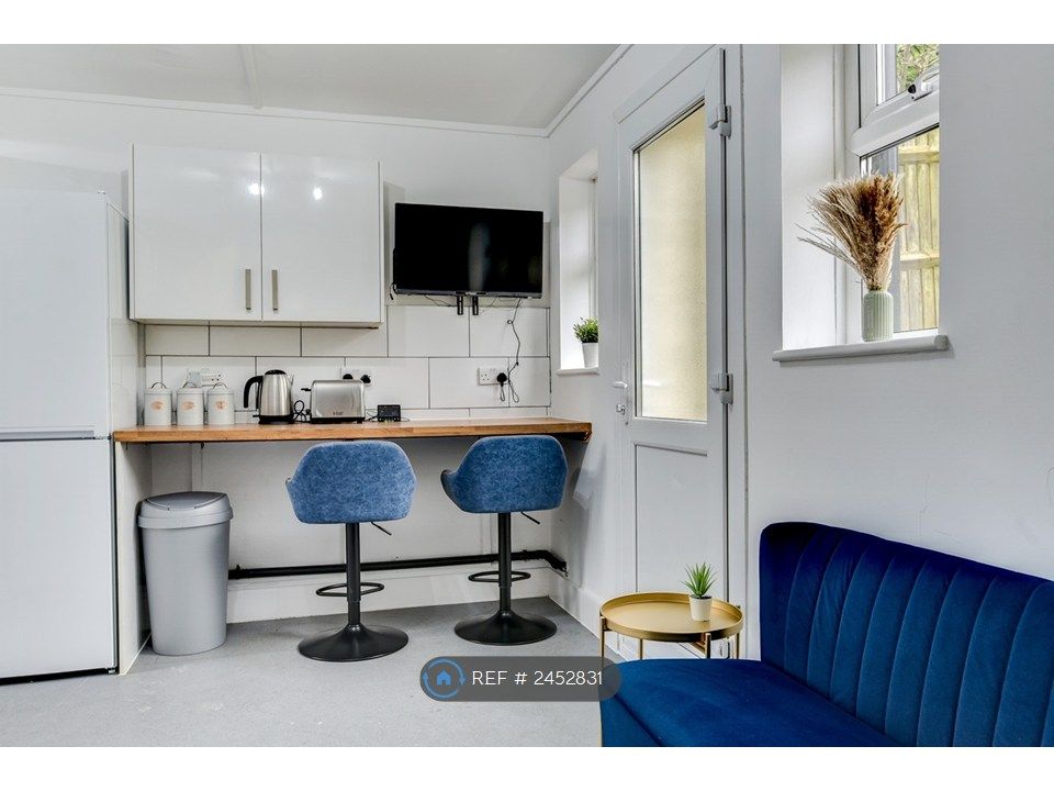 Property photo 2 of 15 Common Area