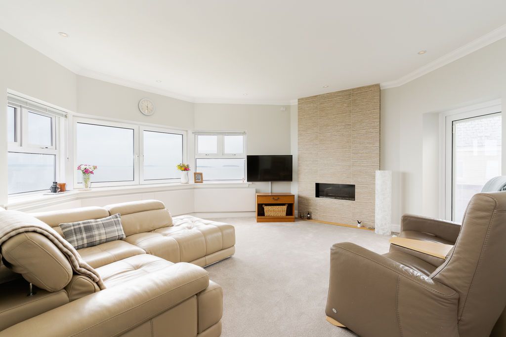 Additional image 4 of 4 bed flat for saleGlynne Tower, Bridgeman Road, Penarth CF64