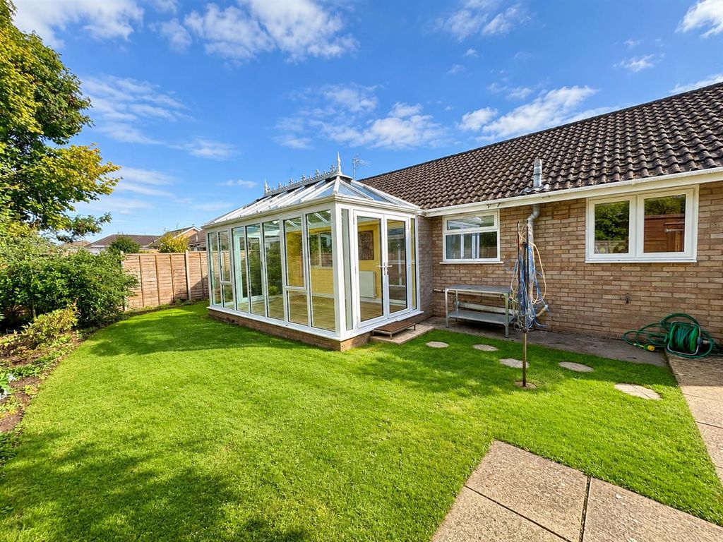 Property photo 2 of 19 Rear Garden (1/3)