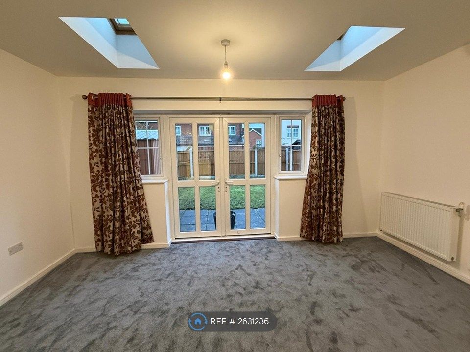 Property photo 2 of 25 Living Room