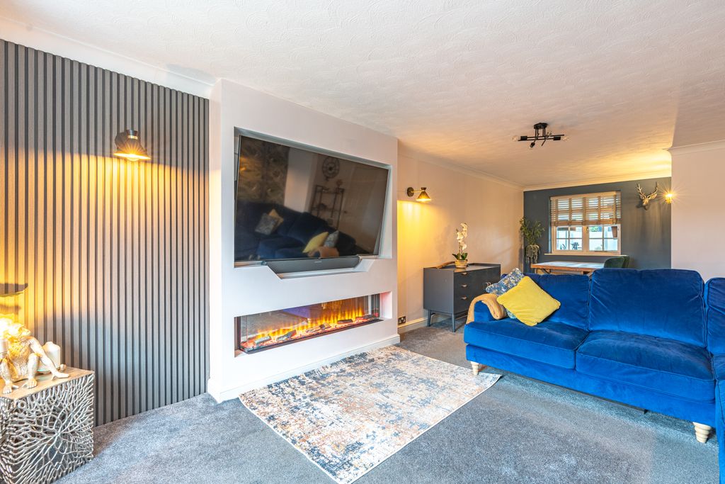 Property photo 2 of 23 Corncroftnew11