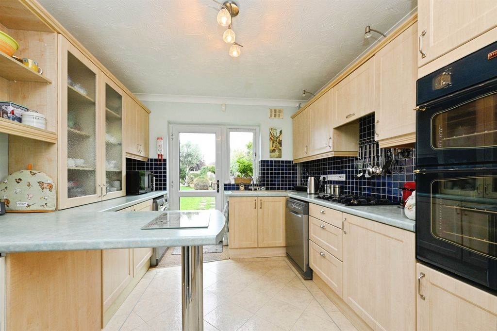 Property photo 2 of 17