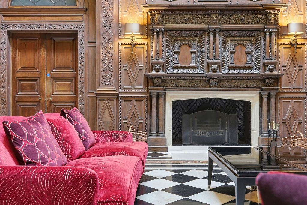 Property photo 2 of 18