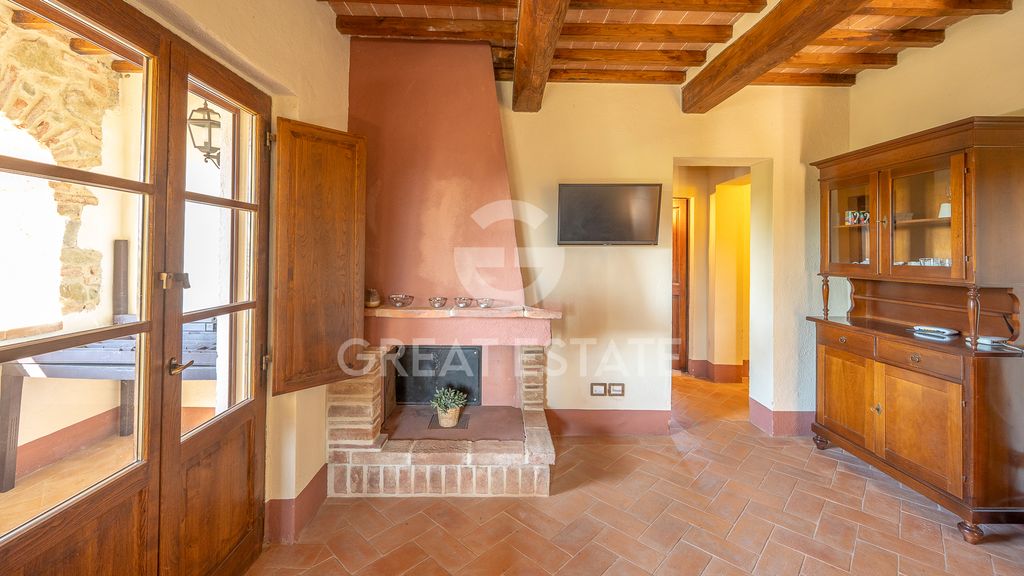 Property photo 2 of 48 Interiors