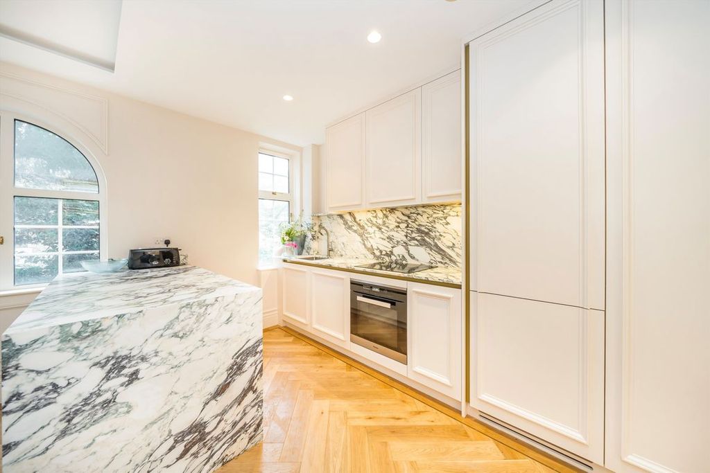 Property photo 3 of 5