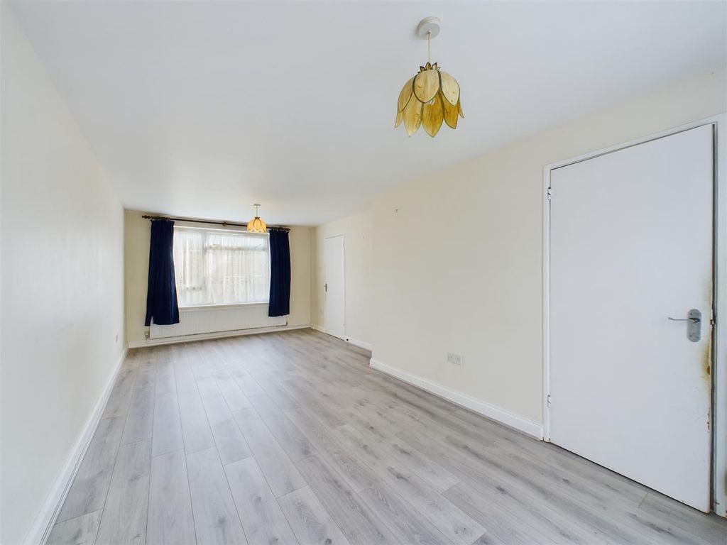 Property photo 3 of 9 Cam02600G0-Pr0177-Still001.Jpg