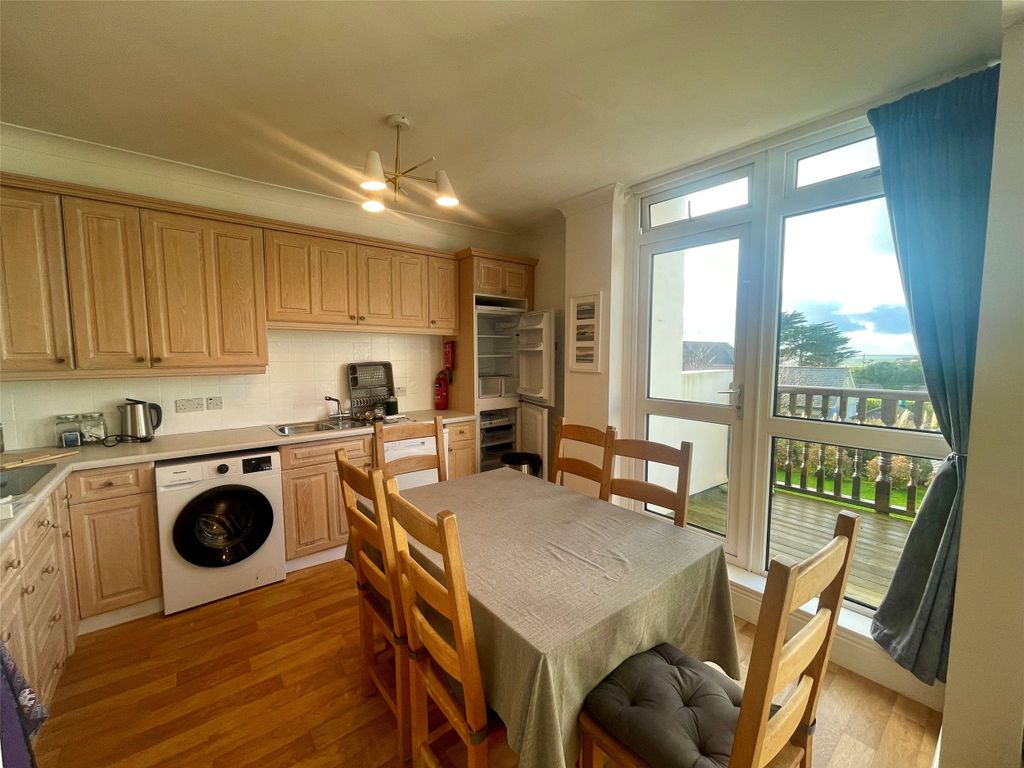 Property photo 3 of 12 Kitchen 1