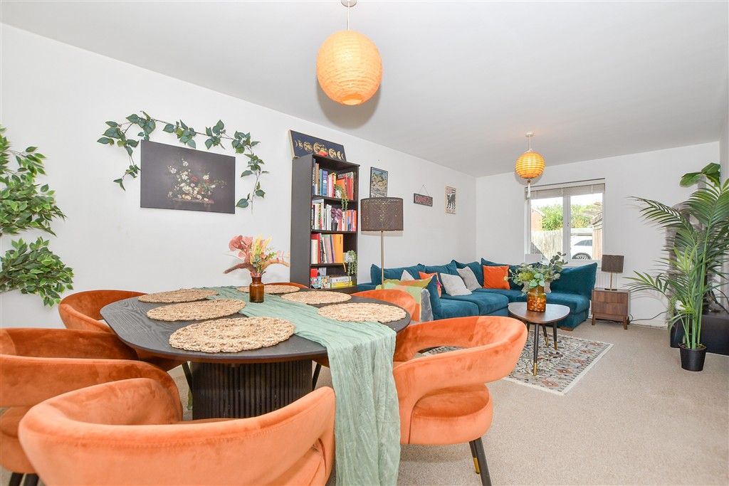 Property photo 2 of 7 Lounge/Diner