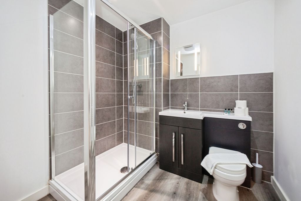 Property photo 3 of 17 Photo