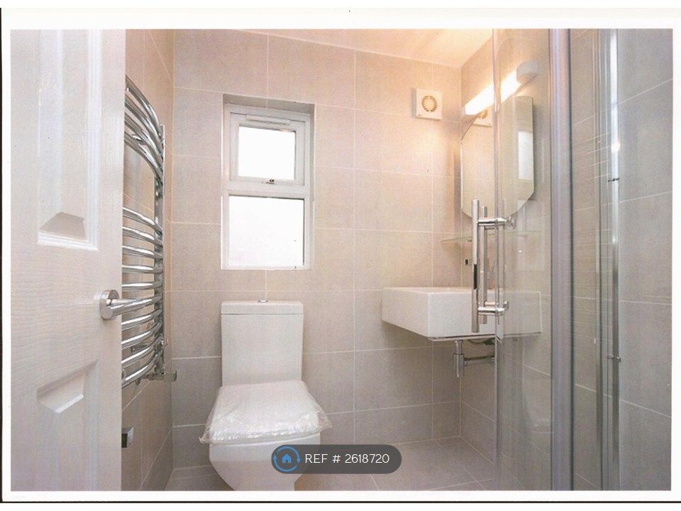 Property photo 3 of 4 Showerroom