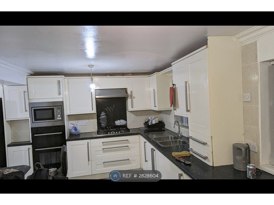 Property photo 3 of 34