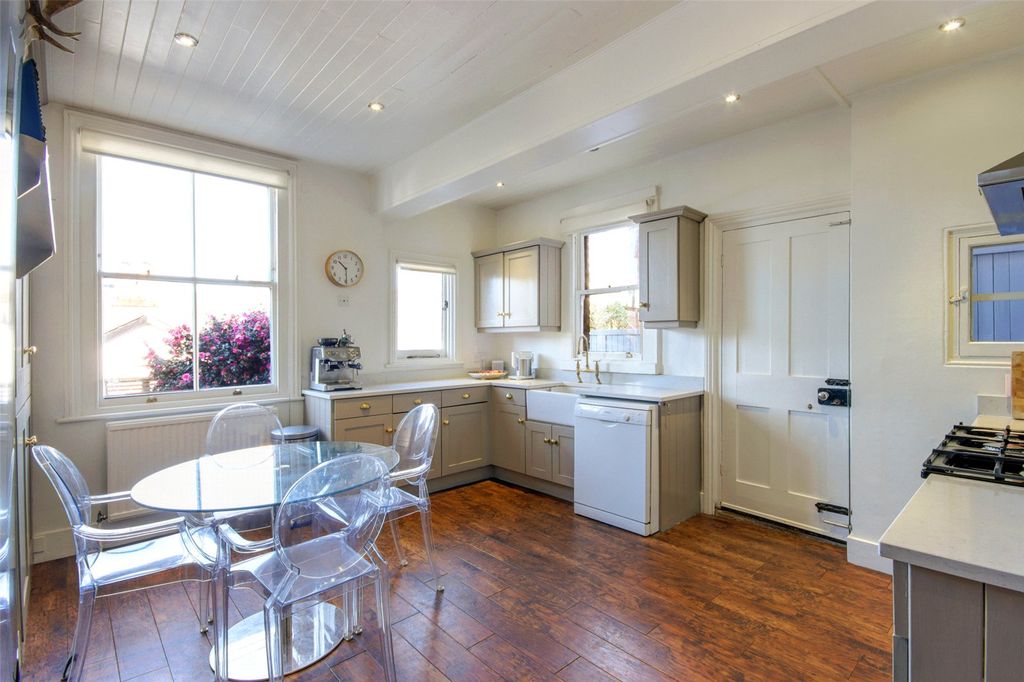 Property photo 3 of 34 Kitchen