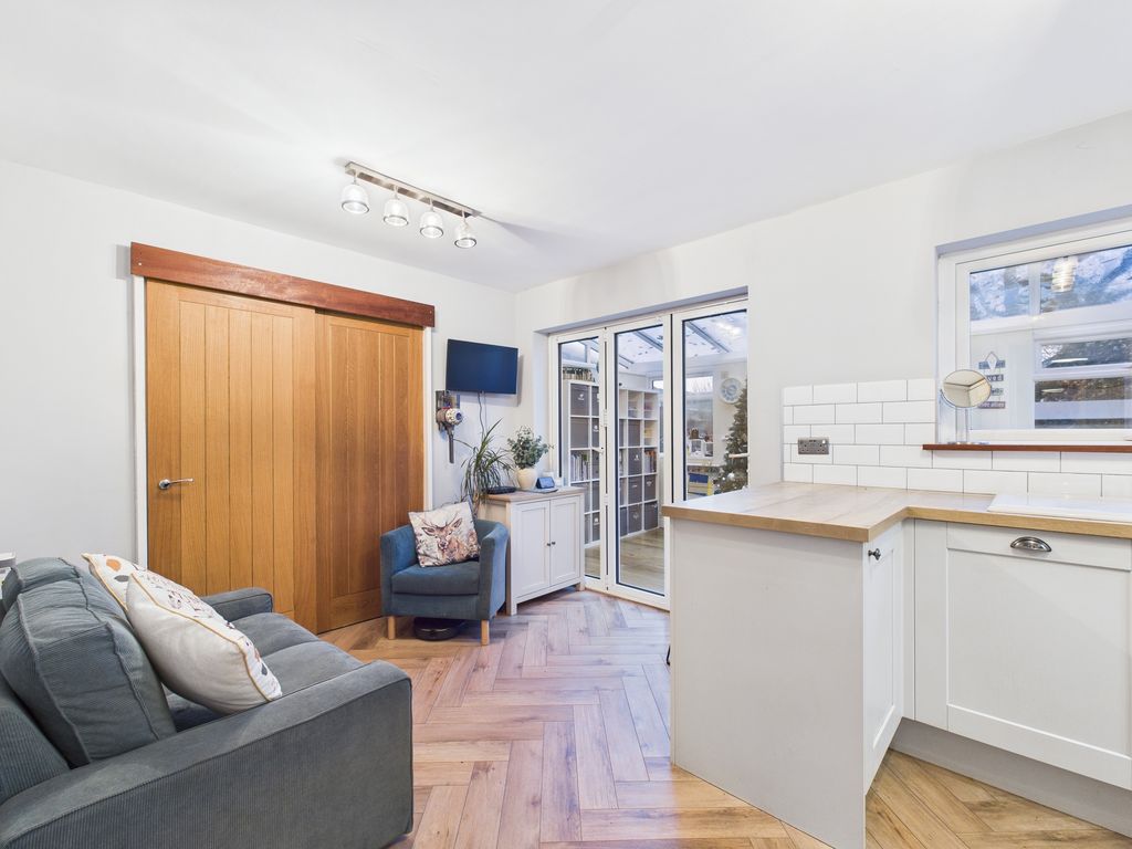 Property photo 3 of 20 Kitchen/Diner