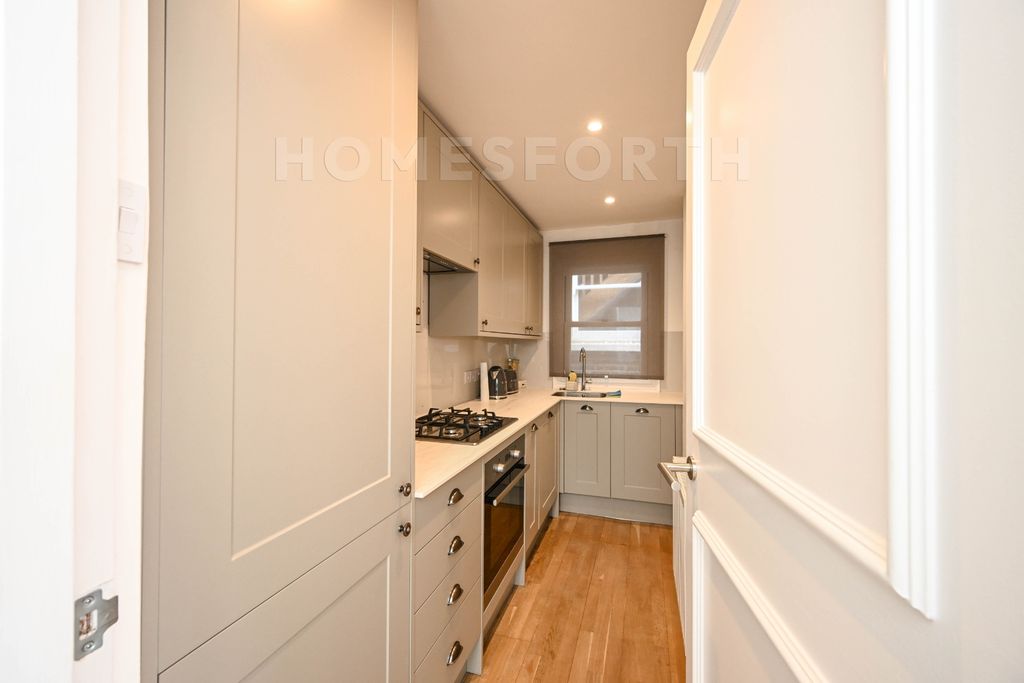 Property photo 3 of 13 Photo 8