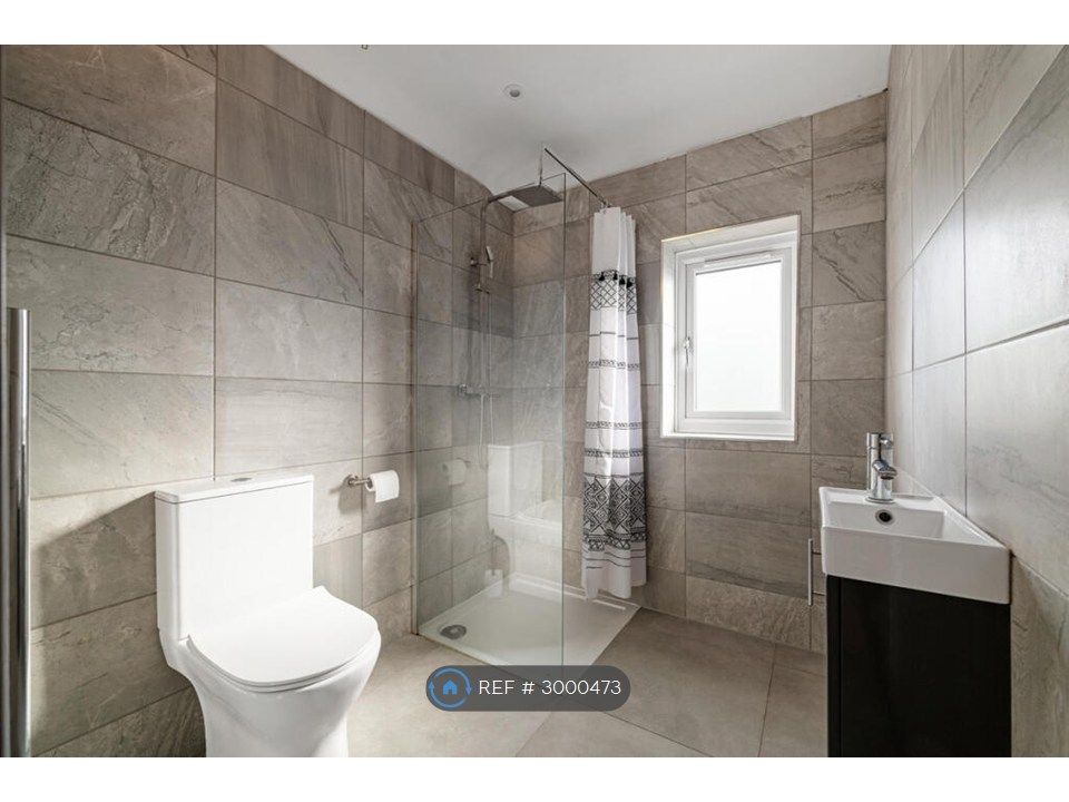 Property photo 2 of 34