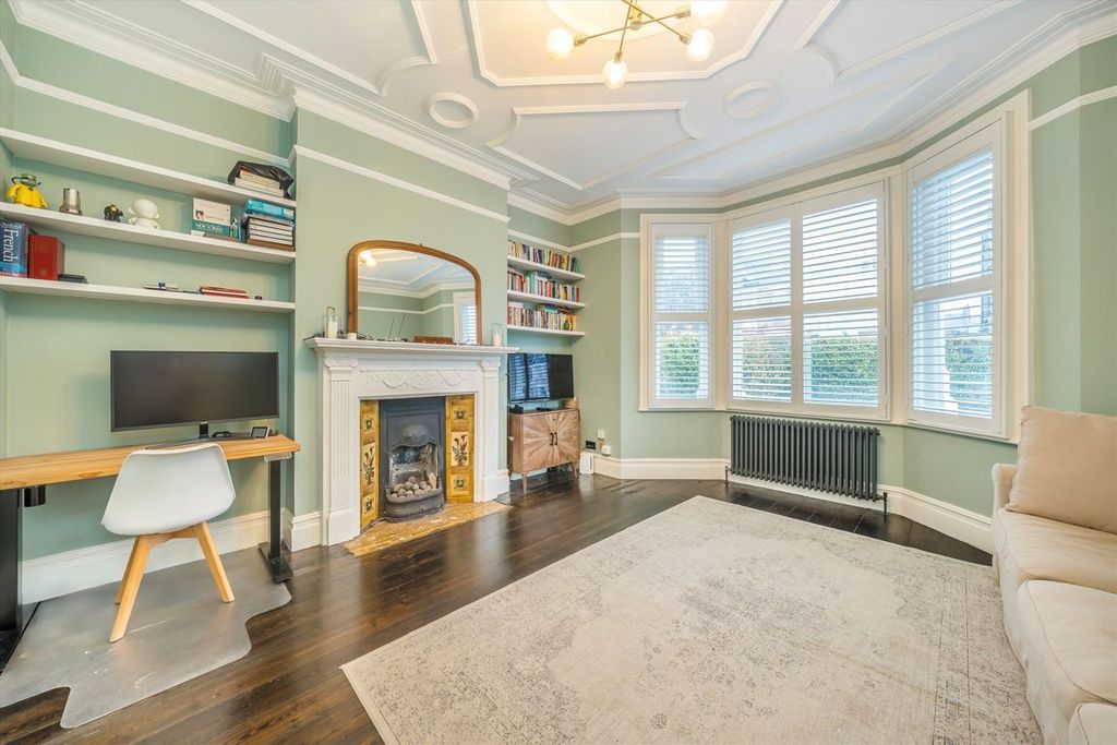 Property photo 2 of 9