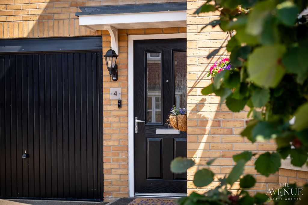 Property photo 3 of 40 5281206