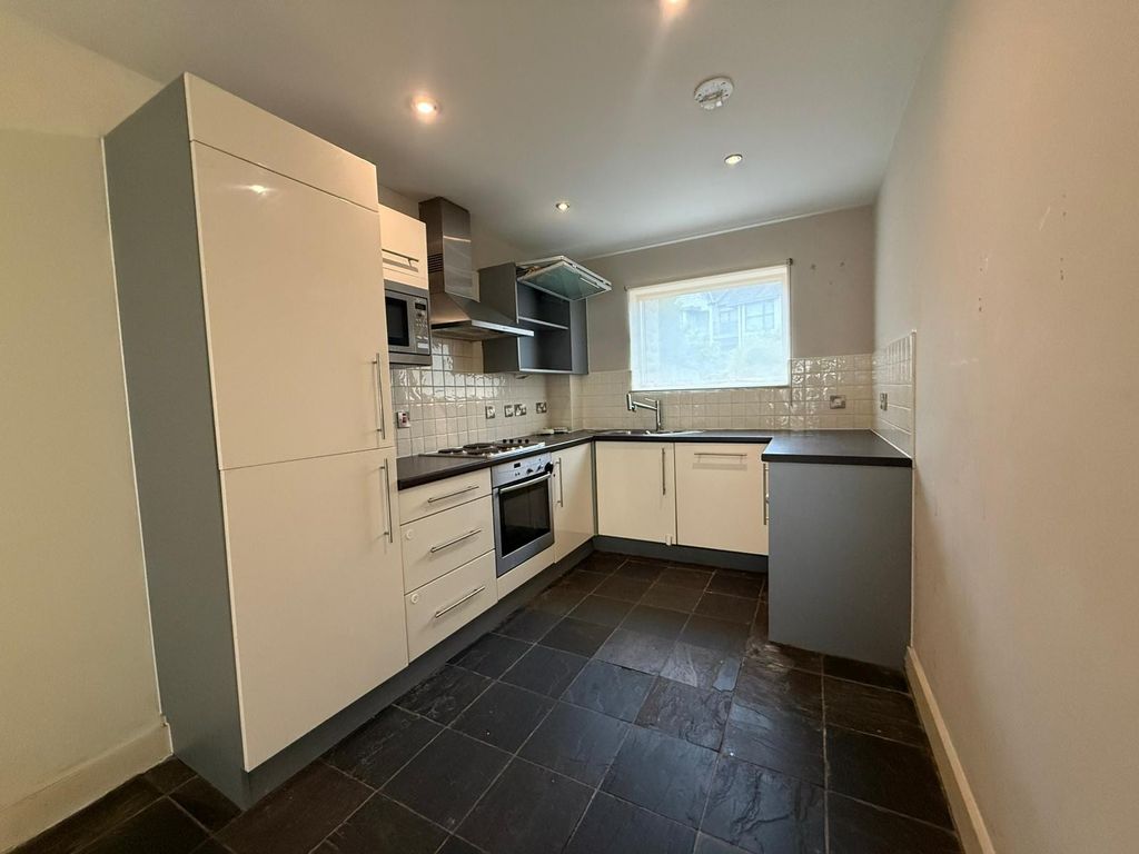 Property photo 2 of 3