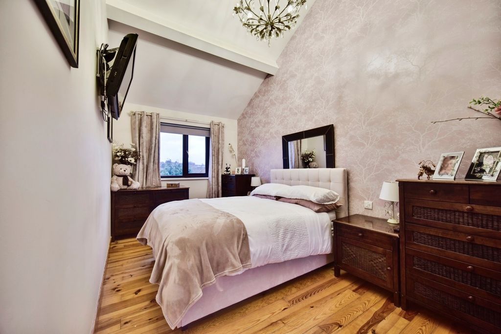 Property photo 3 of 27 Pbox-Img.Jpg