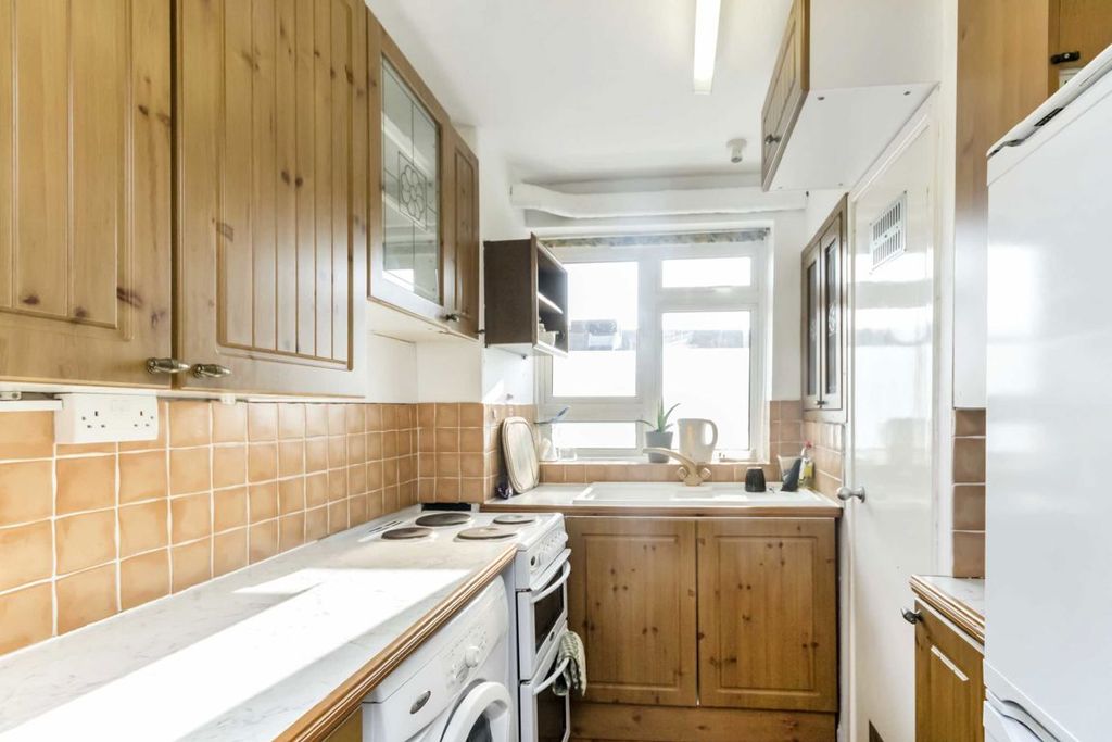 Property photo 1 of 3