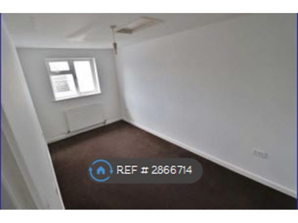 Property photo 3 of 8 Master Bedroom Unfurnished