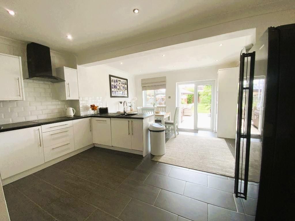 Property photo 3 of 17 Kitchen 18'1 x 13'4