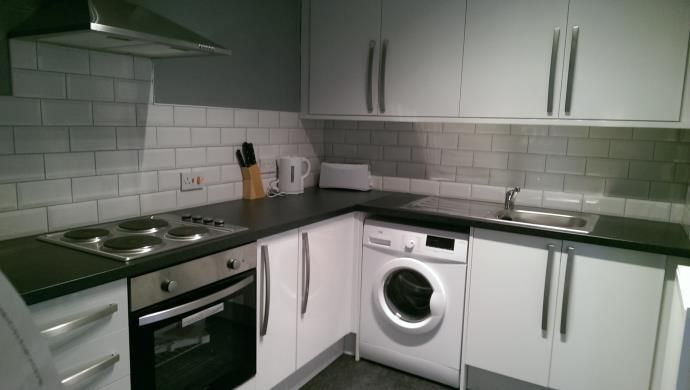 Property photo 1 of 9 Kitchen 3