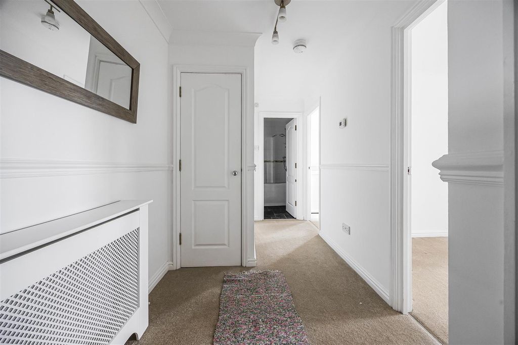 Property photo 2 of 13 15_72832.Jpg