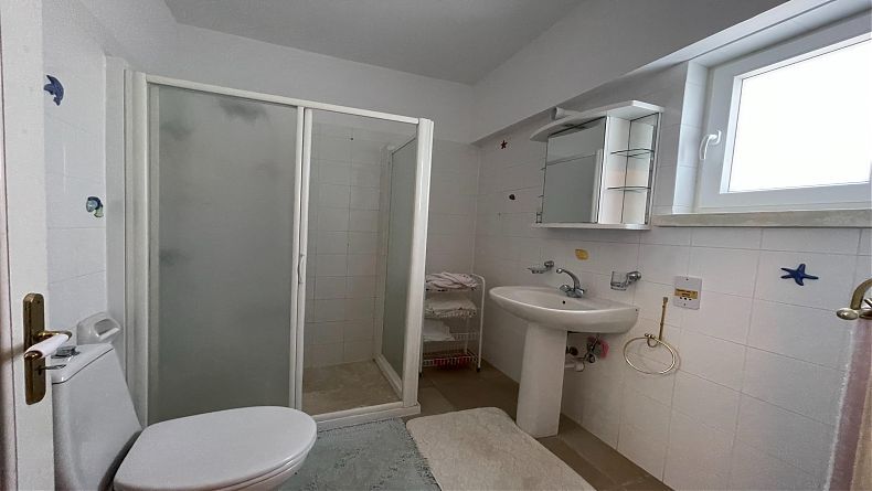 Property photo 3 of 45