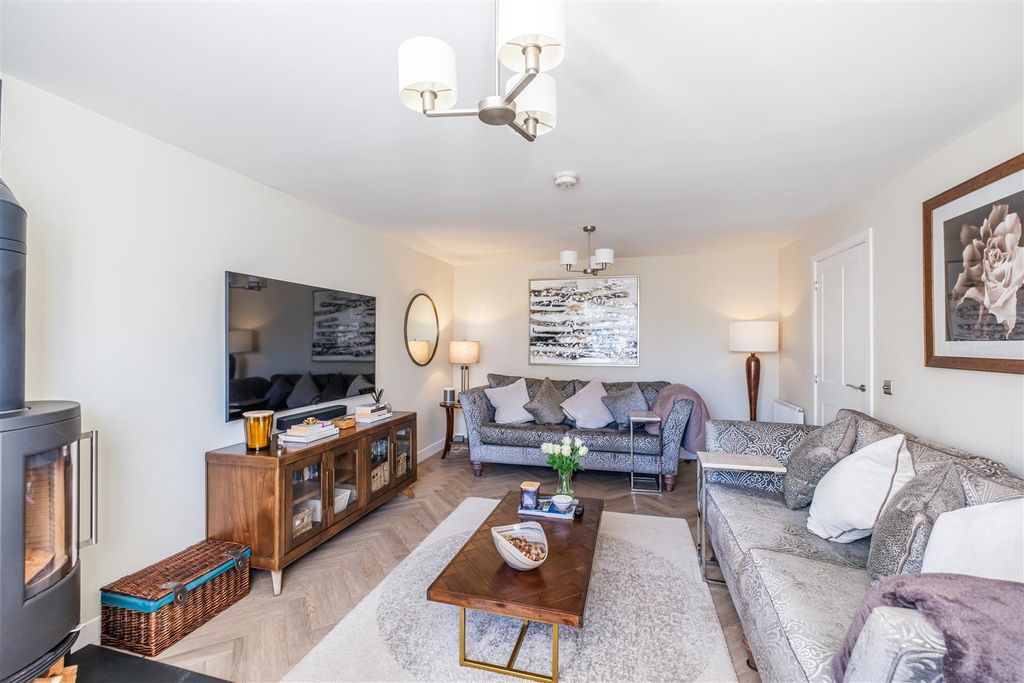 Property photo 3 of 29 Fleming Boulevard-18.Jpg