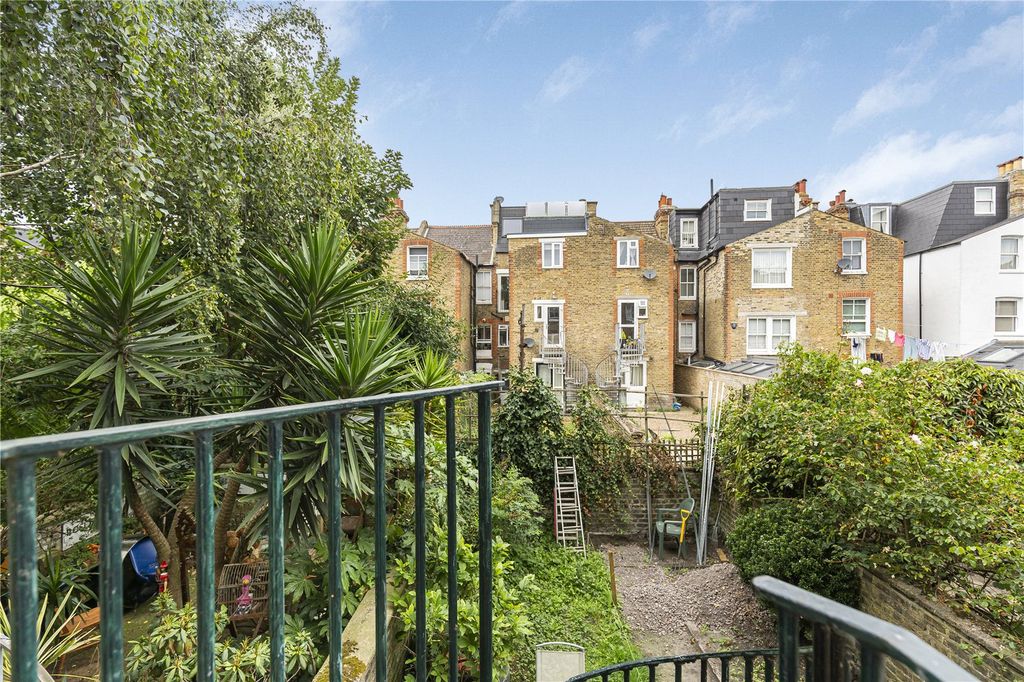 Property photo 2 of 13 Picture No. 23