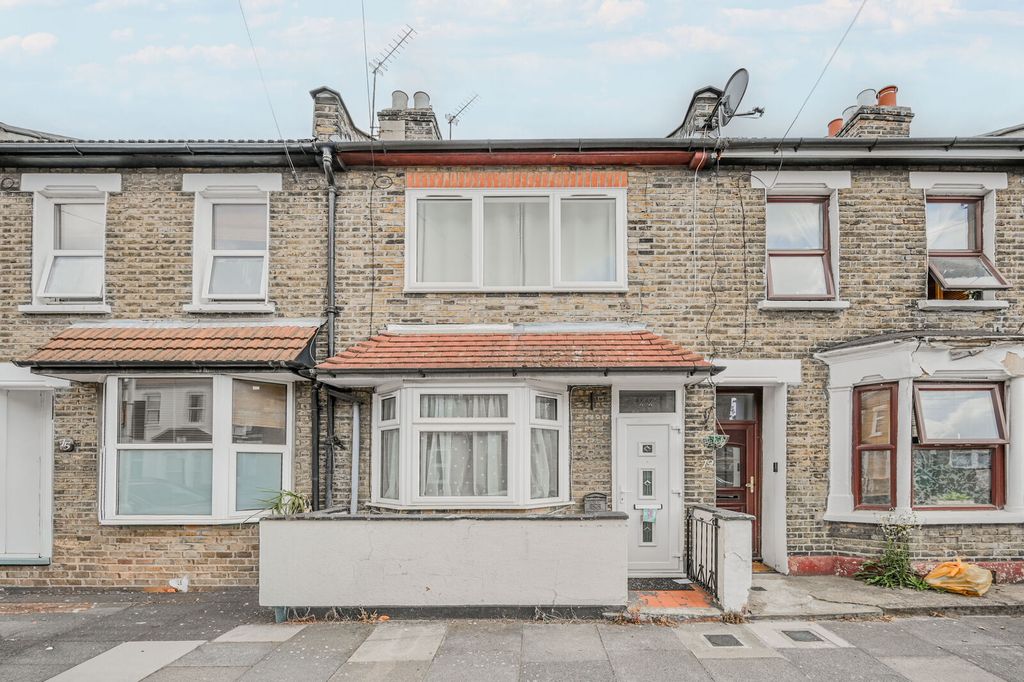 Property photo 1 of 17