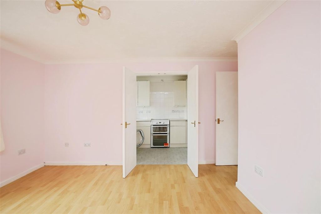 Property photo 2 of 17