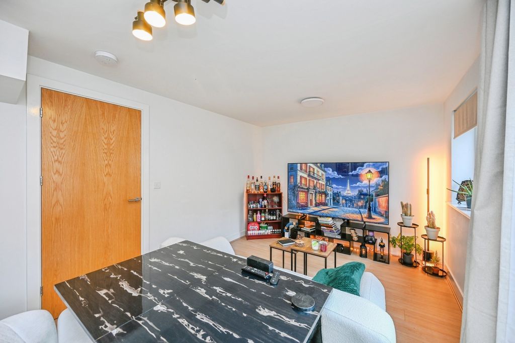 Property photo 2 of 13 Pbox-Img.Jpg