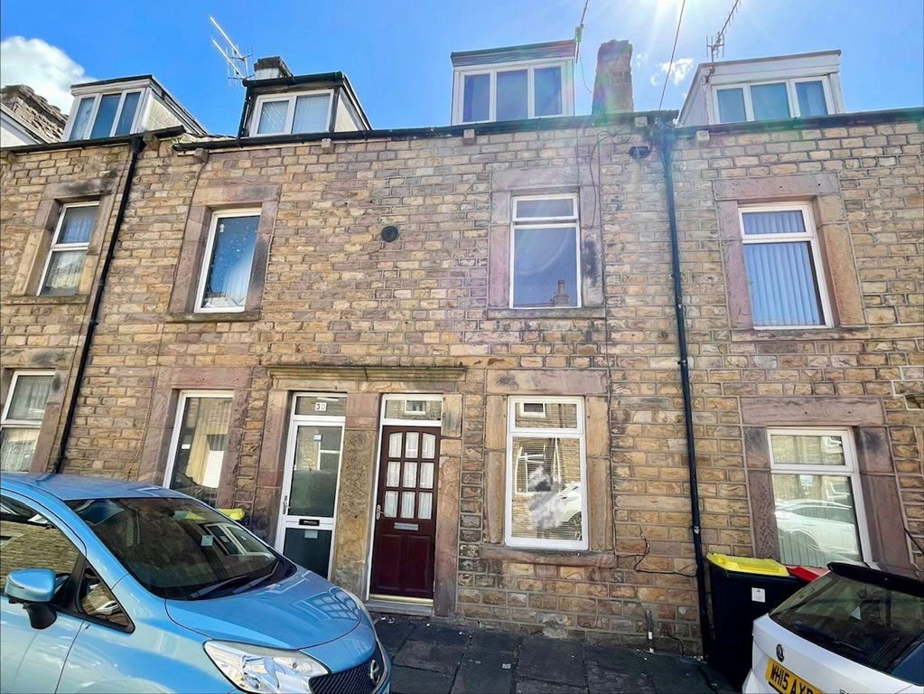 Property photo 1 of 18 External