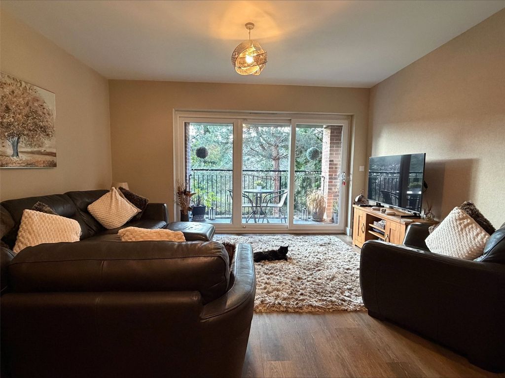 Property photo 2 of 19 Picture No. 12