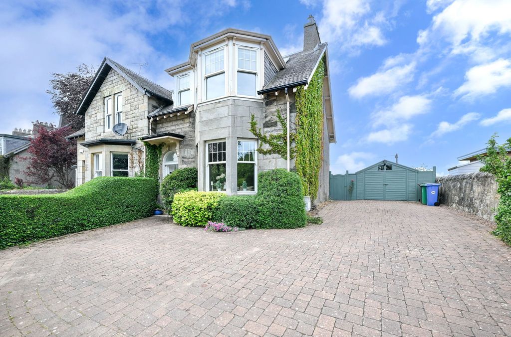 Property photo 1 of 51