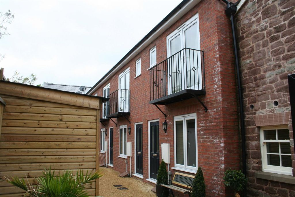 Property photo 1 of 4 2Kingsacre-003.Jpg