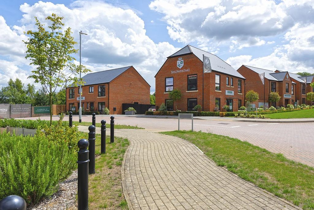 Property photo 3 of 10 Bowyer Show Home
